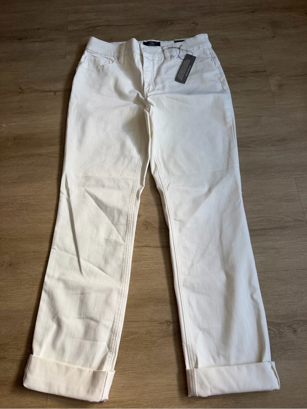 CHICOS so lifting forever slim leg regular jeans Optic White SZ 6 NWT